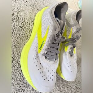 Men’s hyperion elite 2  brooks
Used for 1 week but did not work well for me